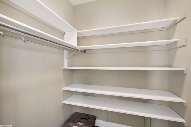 6776 Ravenswood Road, Smiths Creek, MI 48074