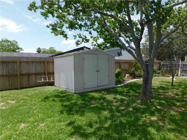 4433 Hickey Dr, Corpus Christi, TX 78413