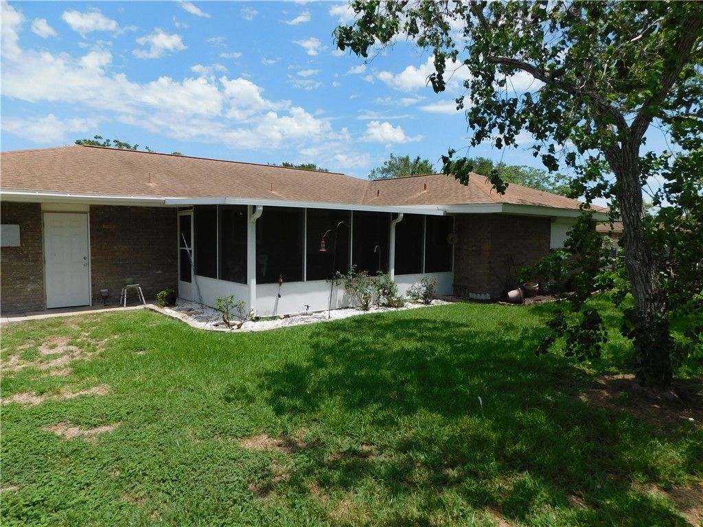 4433 Hickey Dr, Corpus Christi, TX 78413 — photo 4