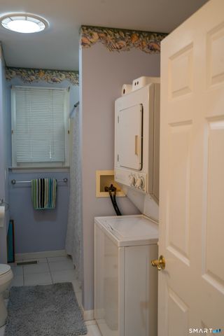 18 Clifton Street, Old Lyme, CT 06371