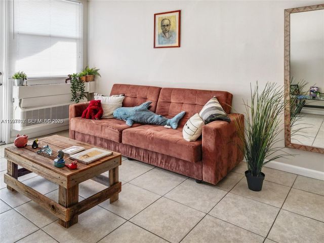 2701 Riverside Dr 516-B, Coral Springs, FL 33065