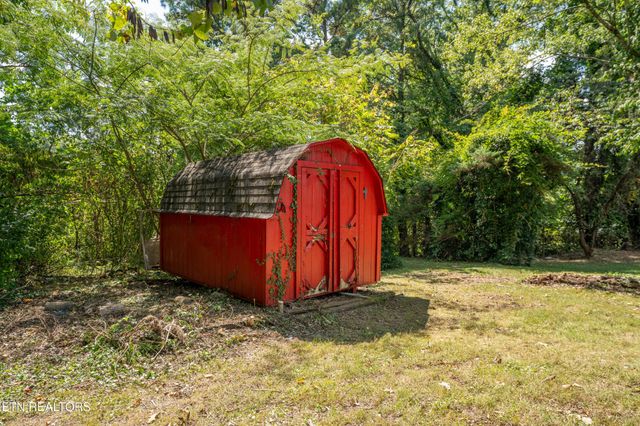 3416 Riverview Drive, Knoxville, TN 37914