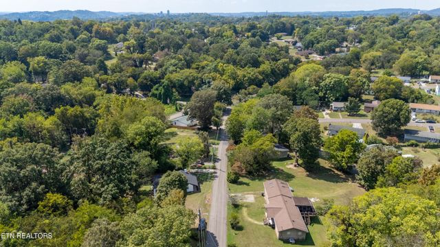 3416 Riverview Drive, Knoxville, TN 37914