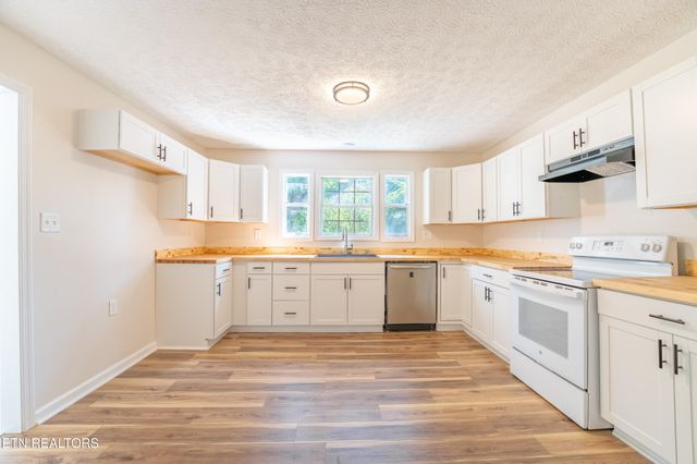 3416 Riverview Drive, Knoxville, TN 37914