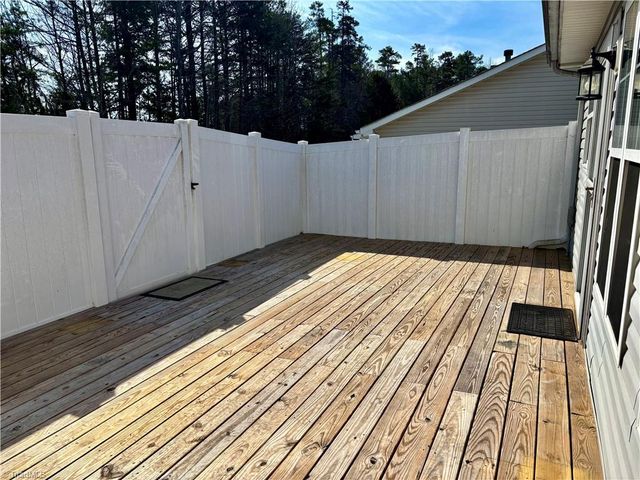 702 Oakmont Circle, Archdale, NC 27263