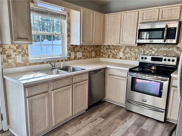 702 Oakmont Circle, Archdale, NC 27263