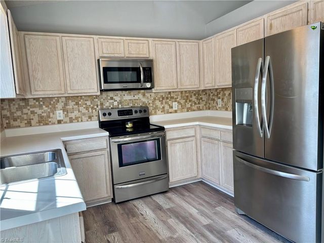 702 Oakmont Circle, Archdale, NC 27263