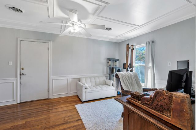 200 E 8th Street, Kaufman, TX 75142