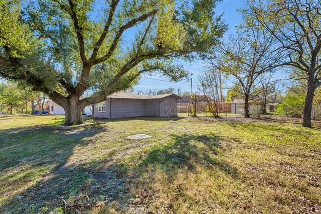 200 E 8th Street, Kaufman, TX 75142