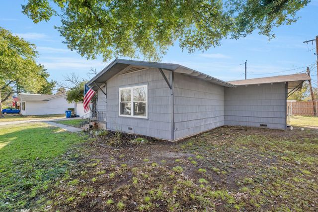 200 E 8th Street, Kaufman, TX 75142