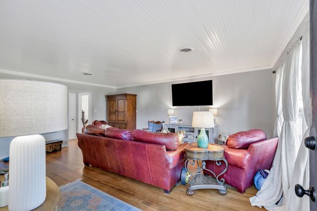 200 E 8th Street, Kaufman, TX 75142