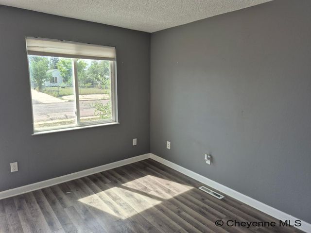 2322 E 11TH ST, Cheyenne, WY 82001