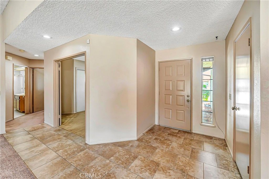 Image 10 of property listing at 4930 Golden Eagle, Palmdale, CA 93552