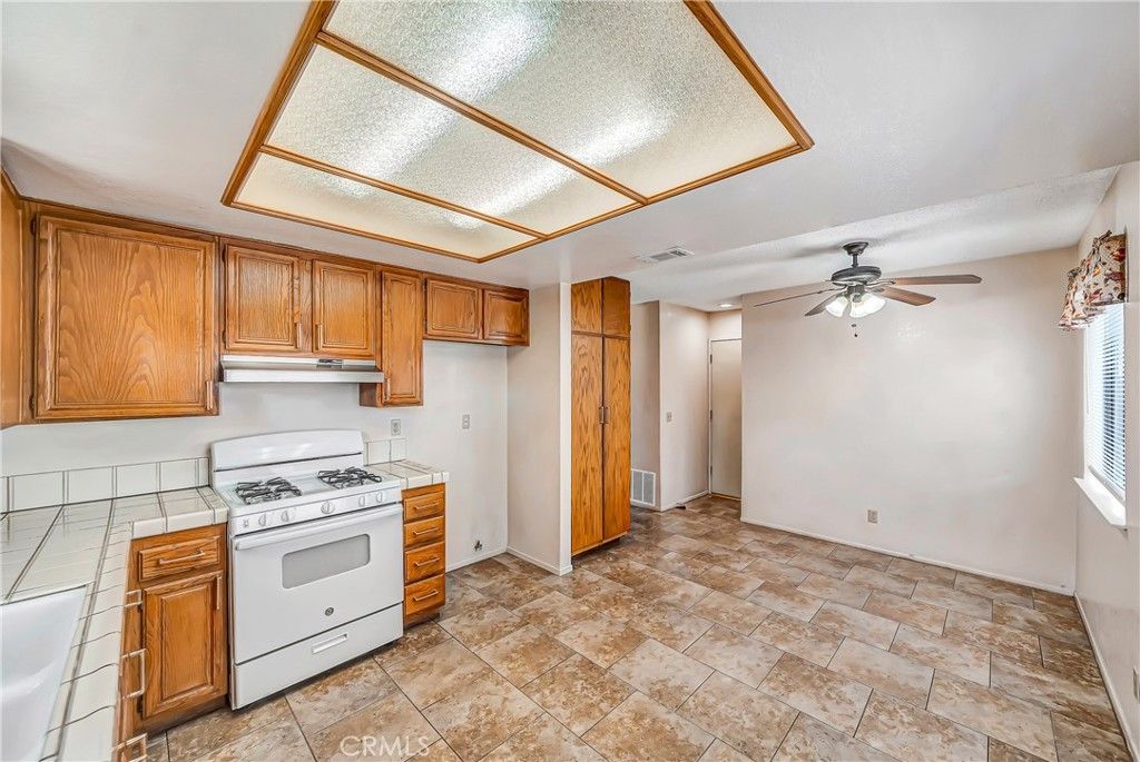 Image 19 of property listing at 4930 Golden Eagle, Palmdale, CA 93552