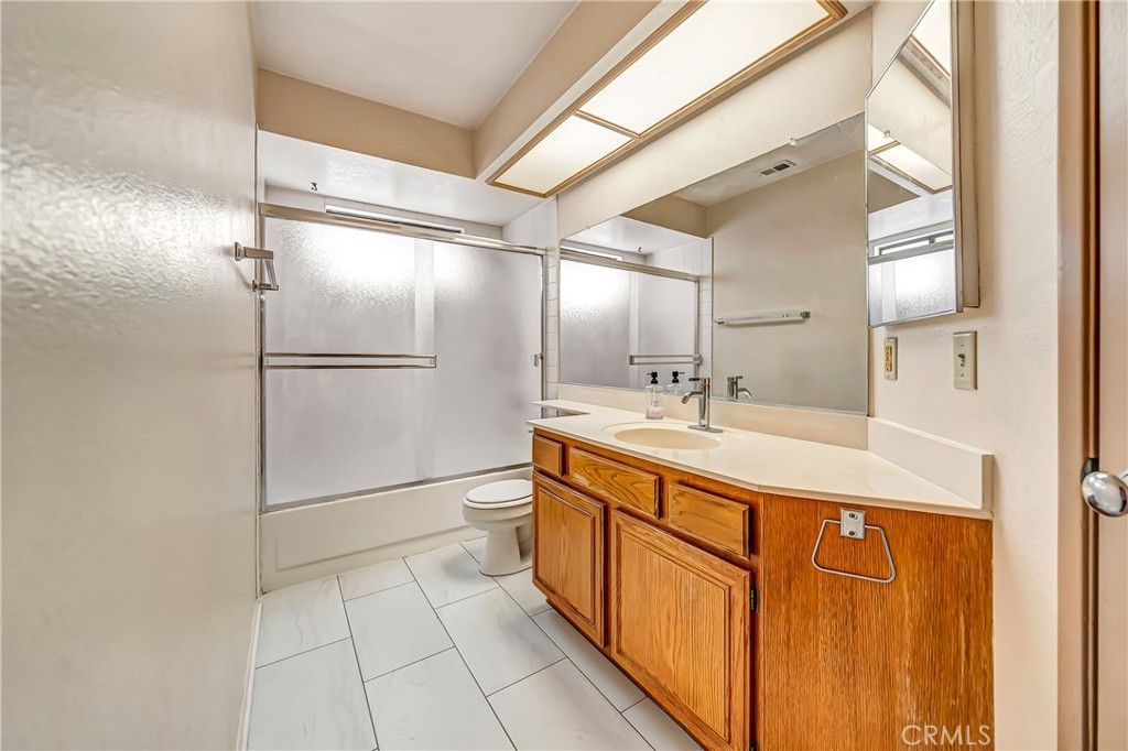 Image 22 of property listing at 4930 Golden Eagle, Palmdale, CA 93552