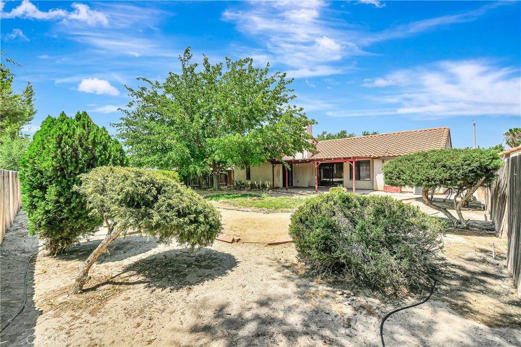 Image 34 of property listing at 4930 Golden Eagle, Palmdale, CA 93552
