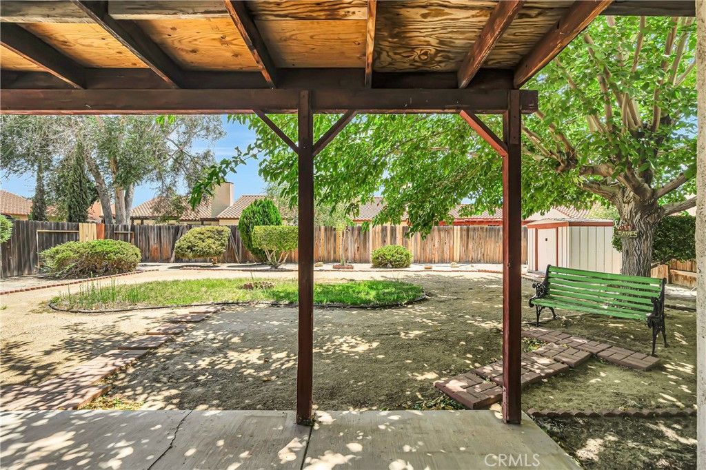 Image 37 of property listing at 4930 Golden Eagle, Palmdale, CA 93552