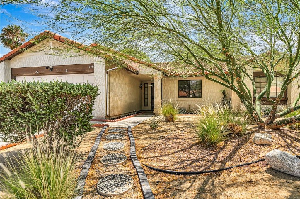 Image 4 of property listing at 4930 Golden Eagle, Palmdale, CA 93552