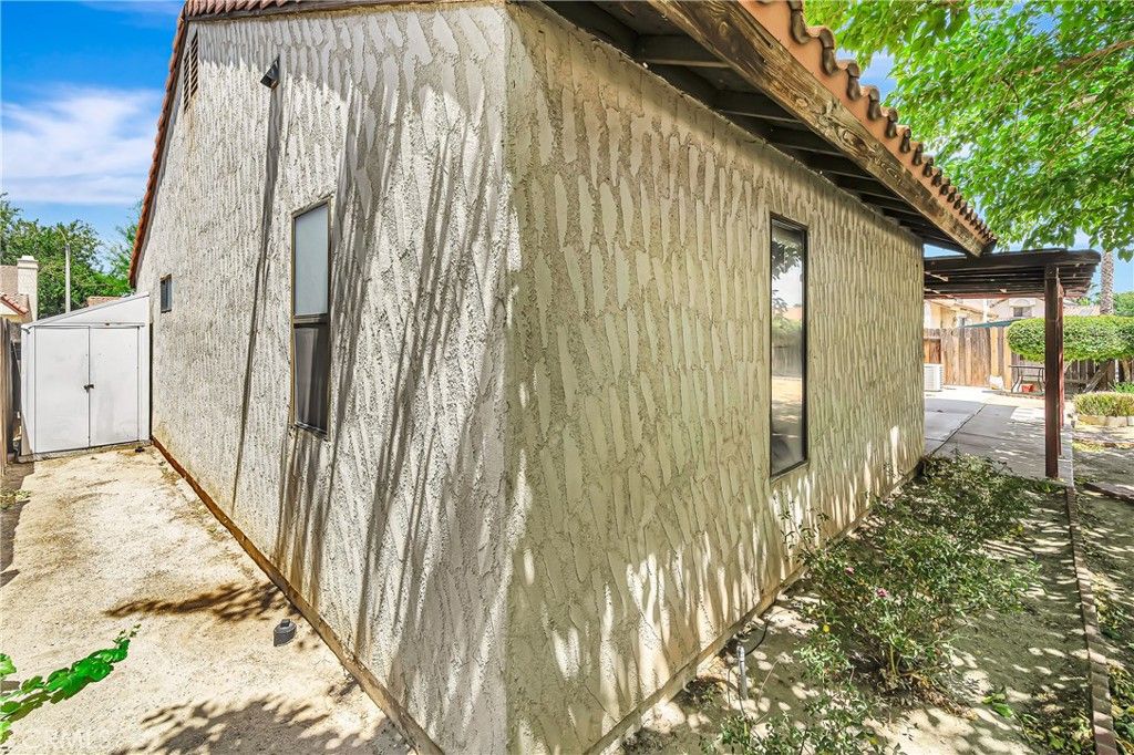 Image 40 of property listing at 4930 Golden Eagle, Palmdale, CA 93552