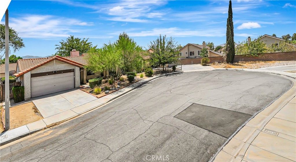 Image 45 of property listing at 4930 Golden Eagle, Palmdale, CA 93552