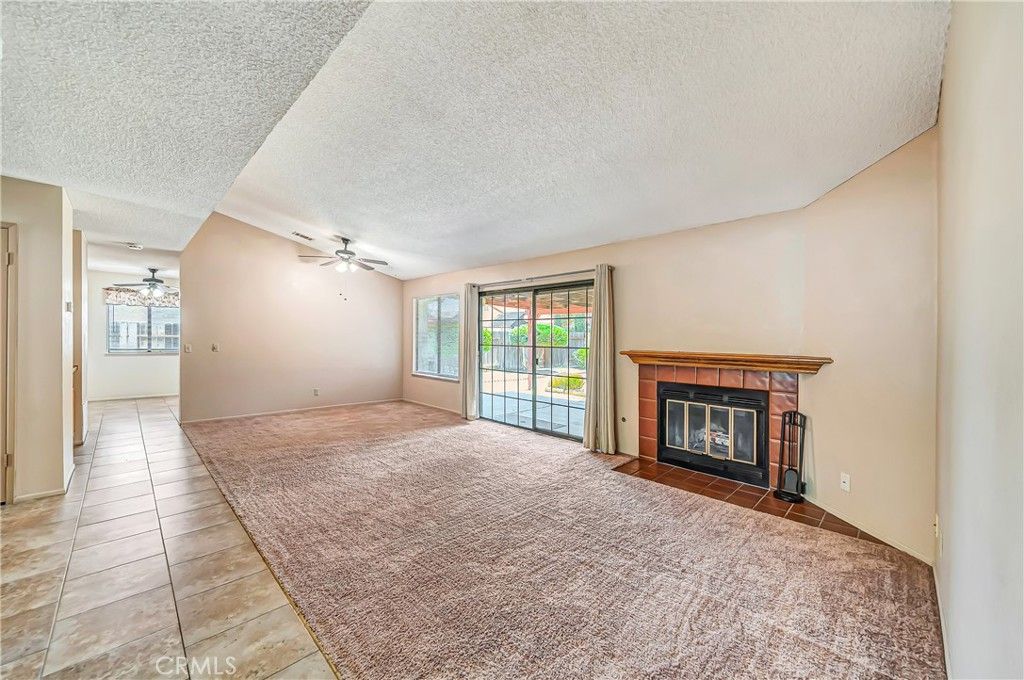 Image 5 of property listing at 4930 Golden Eagle, Palmdale, CA 93552
