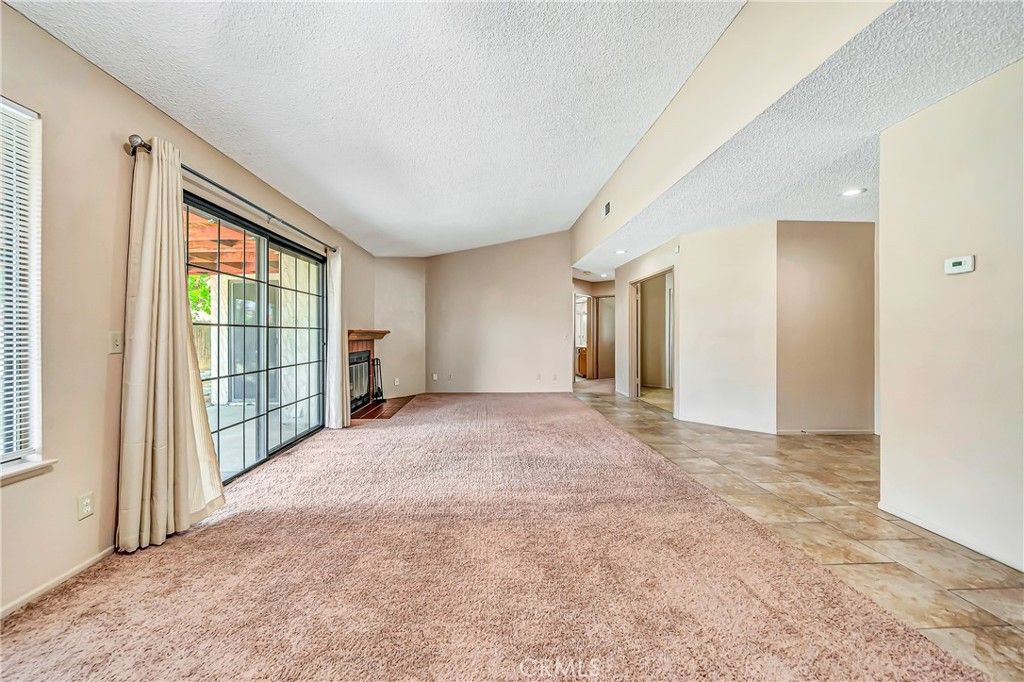Image 8 of property listing at 4930 Golden Eagle, Palmdale, CA 93552