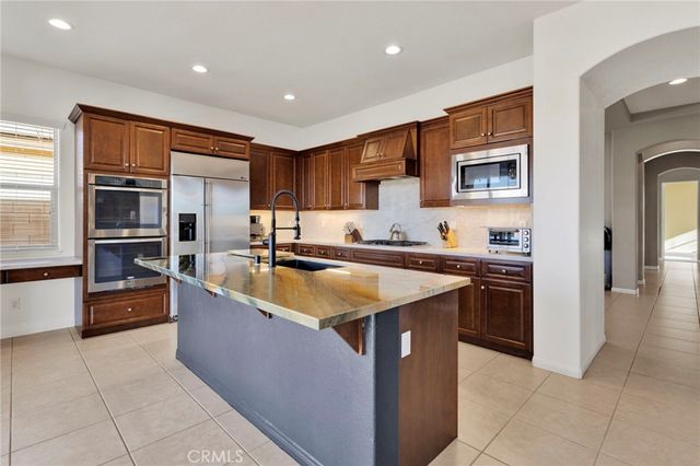 19204 Monterey Street, Apple Valley, CA 92308