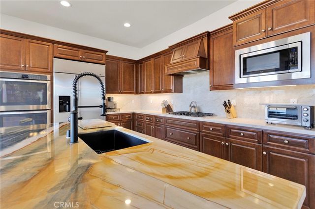 19204 Monterey Street, Apple Valley, CA 92308