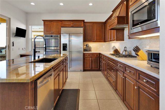 19204 Monterey Street, Apple Valley, CA 92308