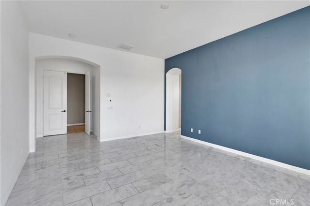 19204 Monterey Street, Apple Valley, CA 92308