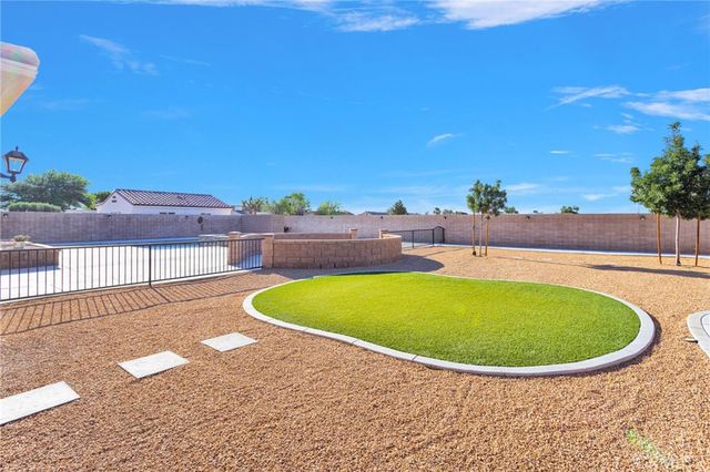 19204 Monterey Street, Apple Valley, CA 92308