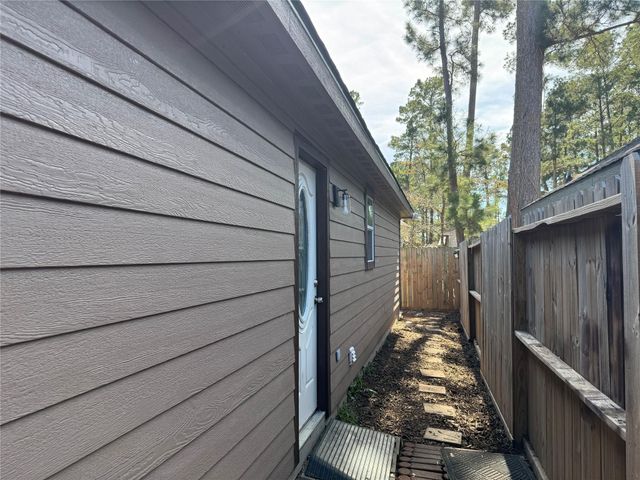 9593 Darkwood, Willis, TX 77318