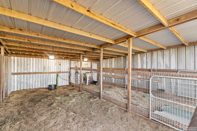 1591 Leissner School, Seguin, TX 78155