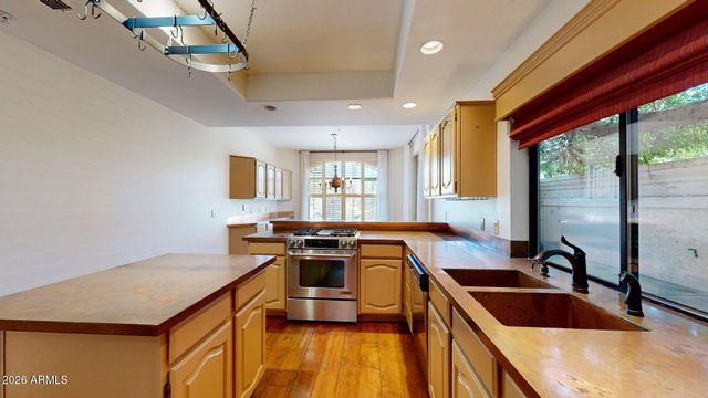 8100 E CAMELBACK Road 39, Scottsdale, AZ 85251