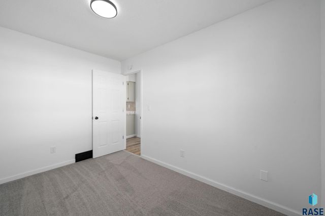 635 N Nesmith Ave Avenue, Sioux Falls, SD 57103