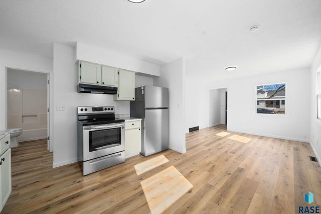 635 N Nesmith Ave Avenue, Sioux Falls, SD 57103