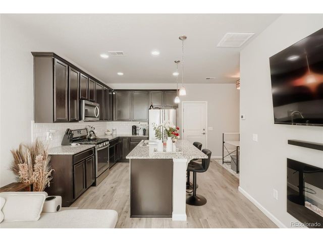 15476 W 64th Loop B, Arvada, CO 80007