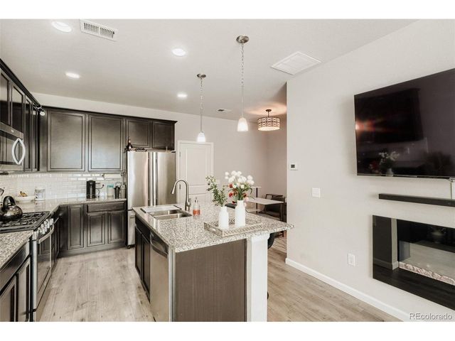 15476 W 64th Loop B, Arvada, CO 80007