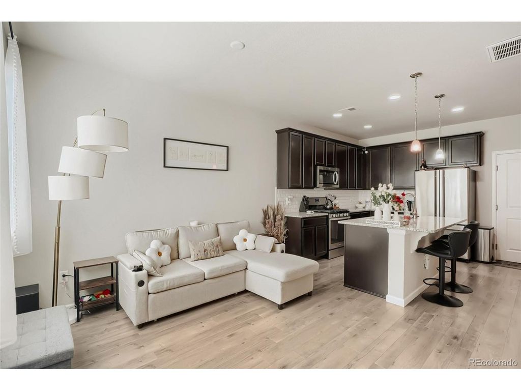 15476 W 64th Loop B, Arvada, CO 80007