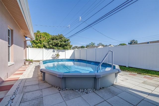 714 CHARLOTTE AVENUE, Tarpon Springs, FL 34689