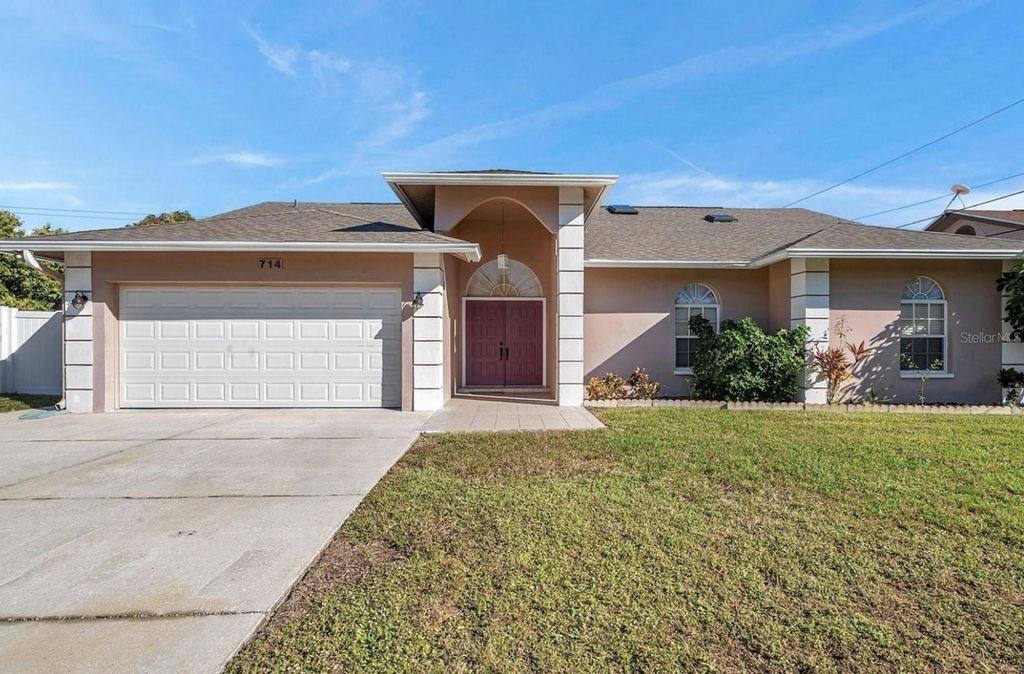 714 CHARLOTTE AVENUE, Tarpon Springs, FL 34689