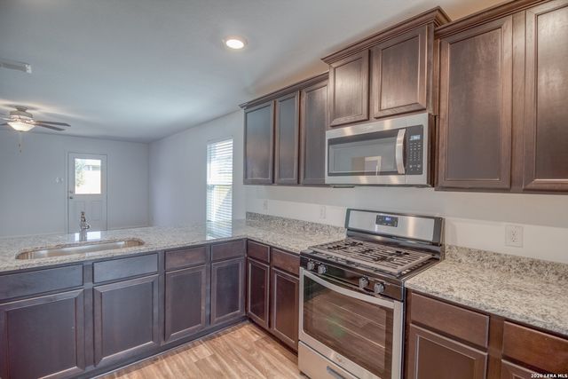 3055 JACKSON SMT, Converse, TX 78109