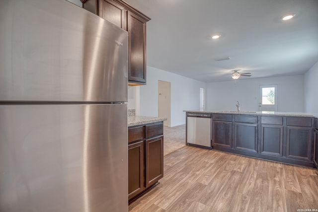 3055 JACKSON SMT, Converse, TX 78109