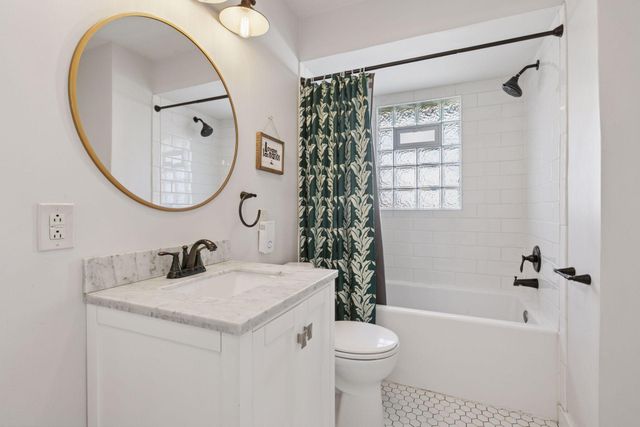 7429 Clinton Avenue, Richfield, MN 55423