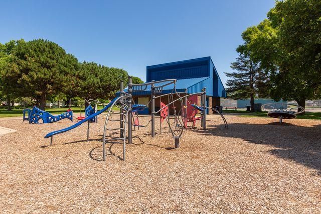 7429 Clinton Avenue, Richfield, MN 55423