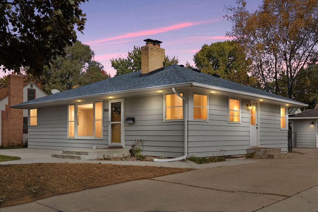 7429 Clinton Avenue, Richfield, MN 55423