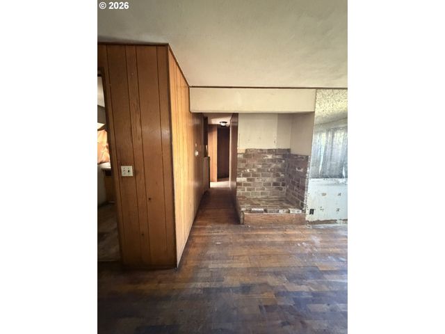 8707 N WOOLSEY Ave, Portland, OR 97203