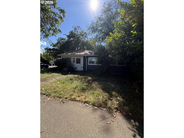 8707 N WOOLSEY Ave, Portland, OR 97203