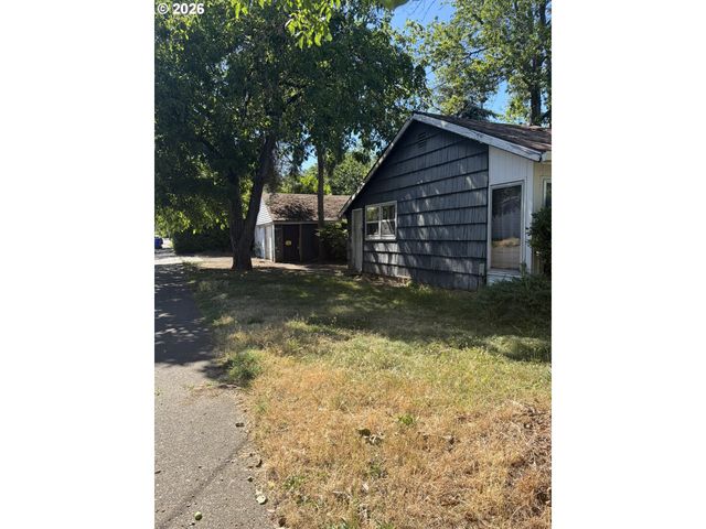 8707 N WOOLSEY Ave, Portland, OR 97203