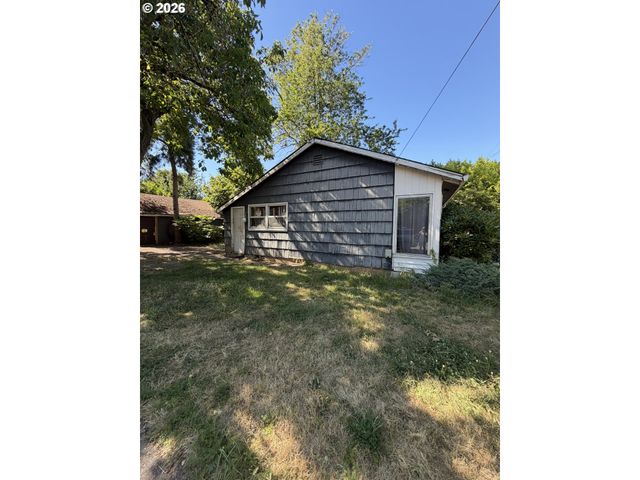 8707 N WOOLSEY Ave, Portland, OR 97203
